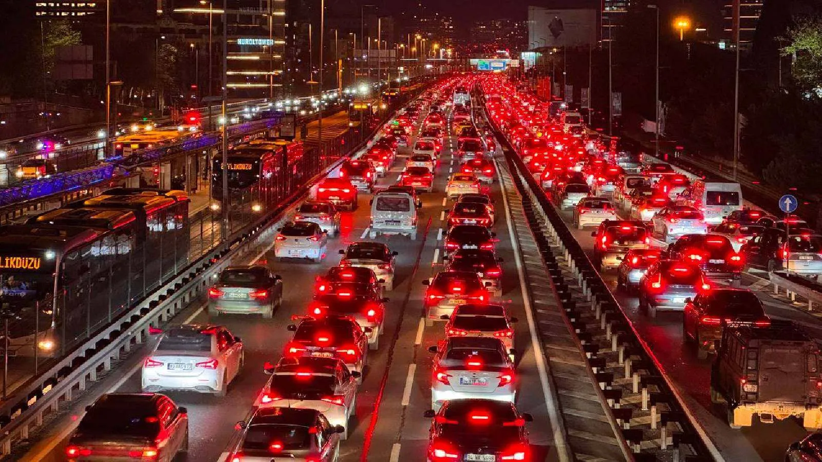 İstanbul’da Trafik Yoğunluğu Yüzde 85’e Ulaştı!