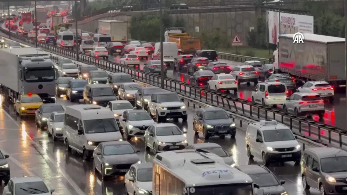 İstanbul’da Trafik Yoğunluğu Yüzde 89’a Ulaştı!