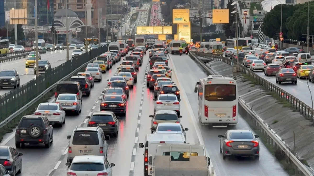 İstanbul’da Trafik Yoğunluğu Zirveye Ulaştı!