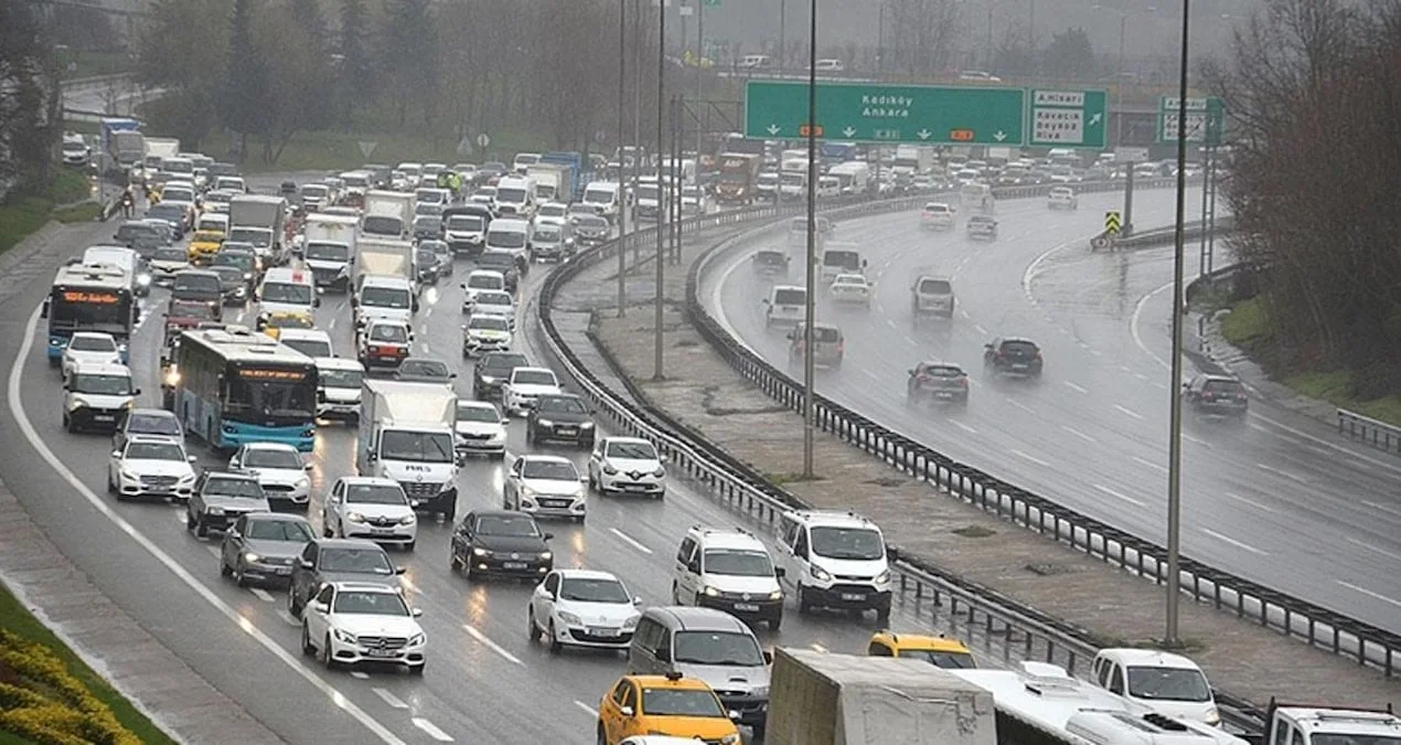 İstanbul’da Yağışlar Trafiği Felç Etti!