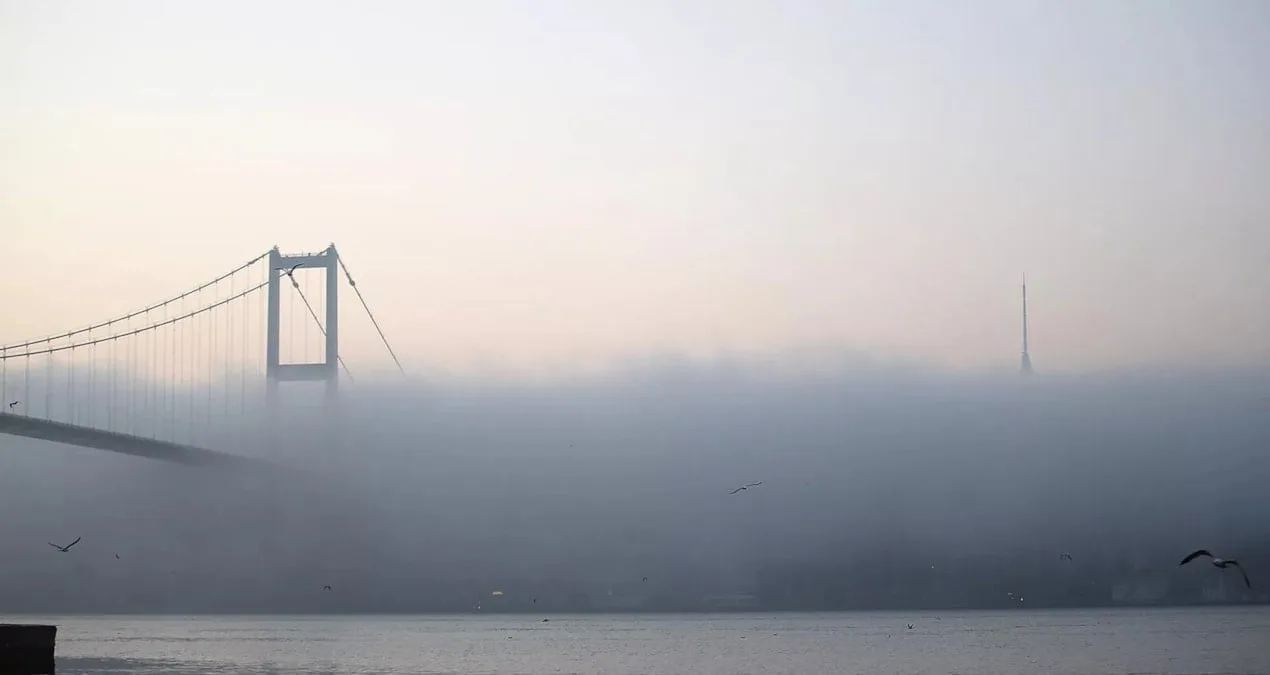 İstanbul’da Yoğun Sis, Boğaz Trafiğini Durdurdu!