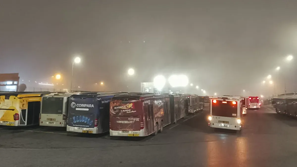 İstanbul’da Yoğun Sis Sürücüleri Zorluyor!