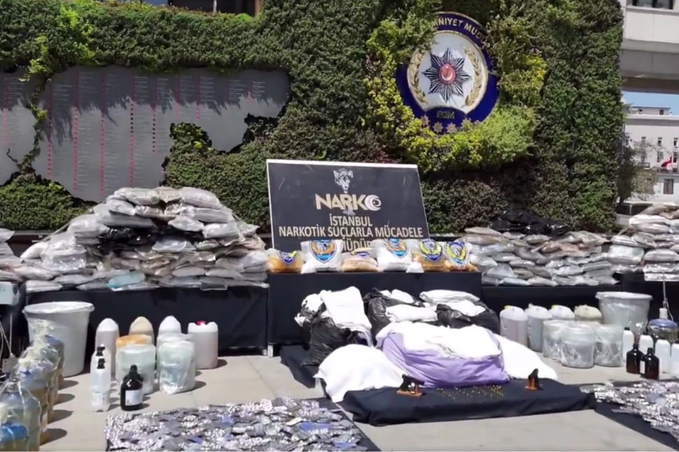 İstanbul’da Zehir Tacirlerine Büyük Operasyon!
