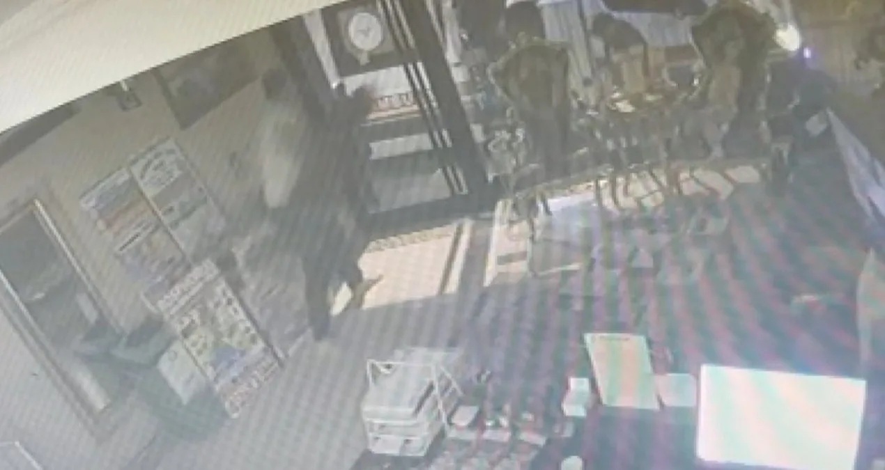 İstanbul’da Zehirlenen Aile, Kilitli Kapıda Kaldı
