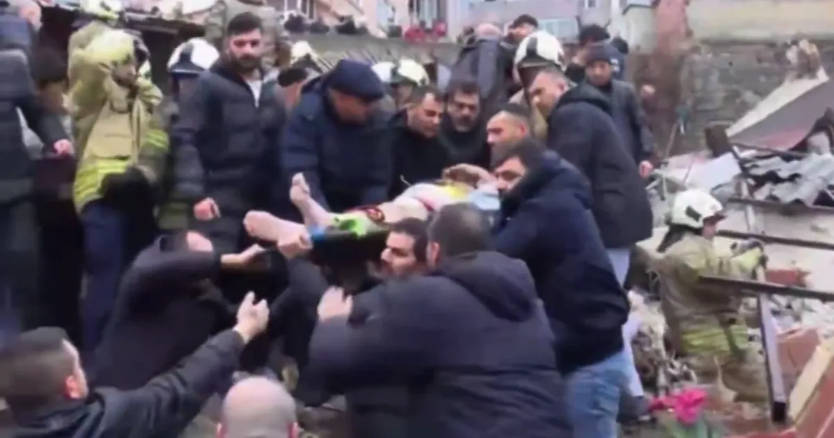 İstanbul Fatih’te Gaz Patlaması: Kurtarma Çalışmaları