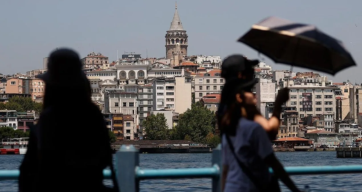 İstanbul Kavruluyor! Sıcaklık 37 Dereceyi Bulacak!