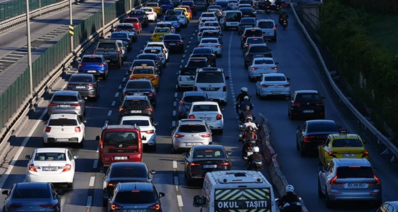 İstanbul Trafiği: Yoğunluk Yüzde 80’i Buldu!