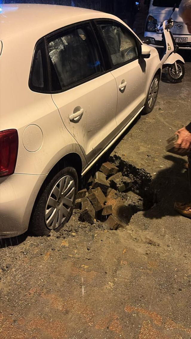 İstanbul yağmur altında! Su baskınları ve toprak kaymaları