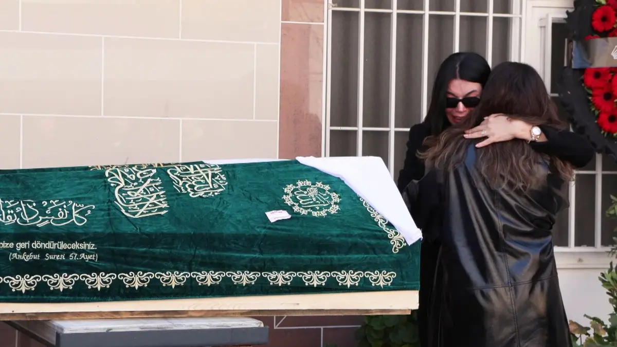 Anne-kız denizde ölü bulunmuşlardı: İstismarcılarının kurbanı oldular! Tabutları kadınlar omuzladı 2
