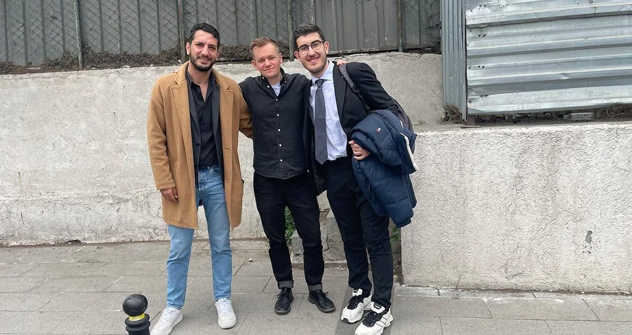 İsveçli Gazeteci Medin Türkiye’de Gözaltına Alındı!