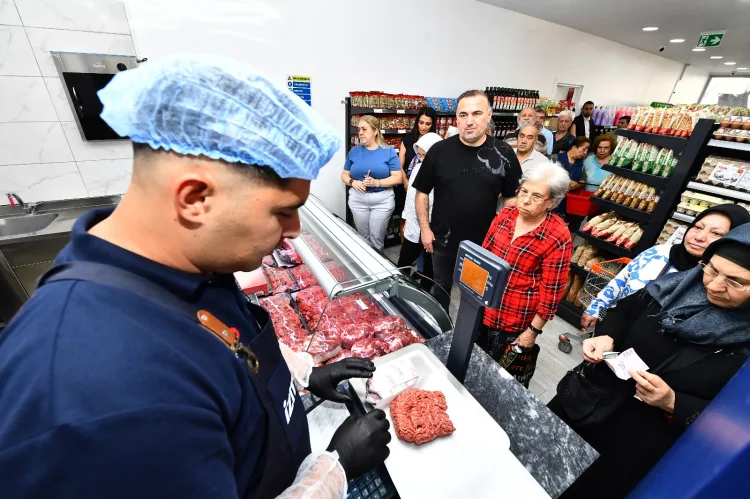 İZMAR Marketleri Bornova’da Ekonomik Nefes Aldırıyor