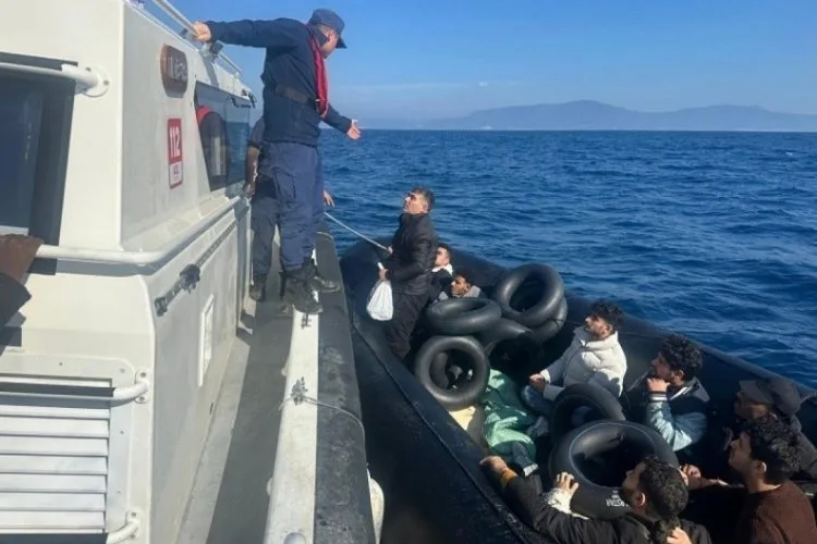 İzmir Açıklarında 35 Düzensiz Göçmen Yakalandı!