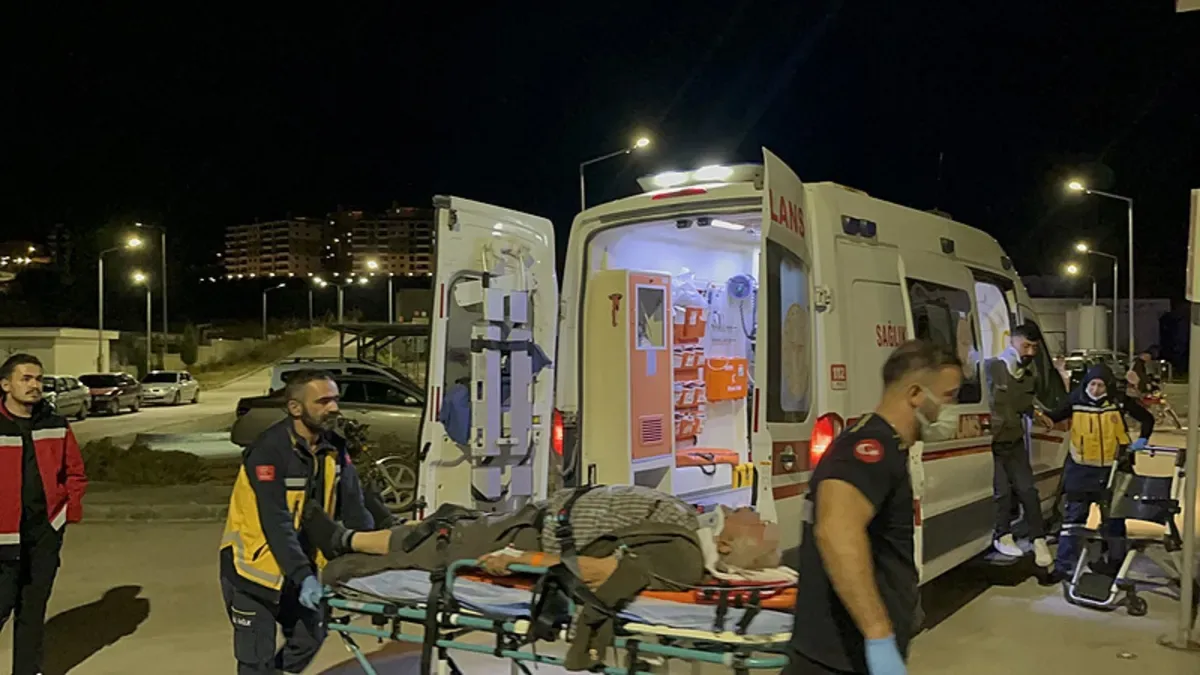 İzmir-Ankara Yolunda Feci Kaza: 5 Yaralı!