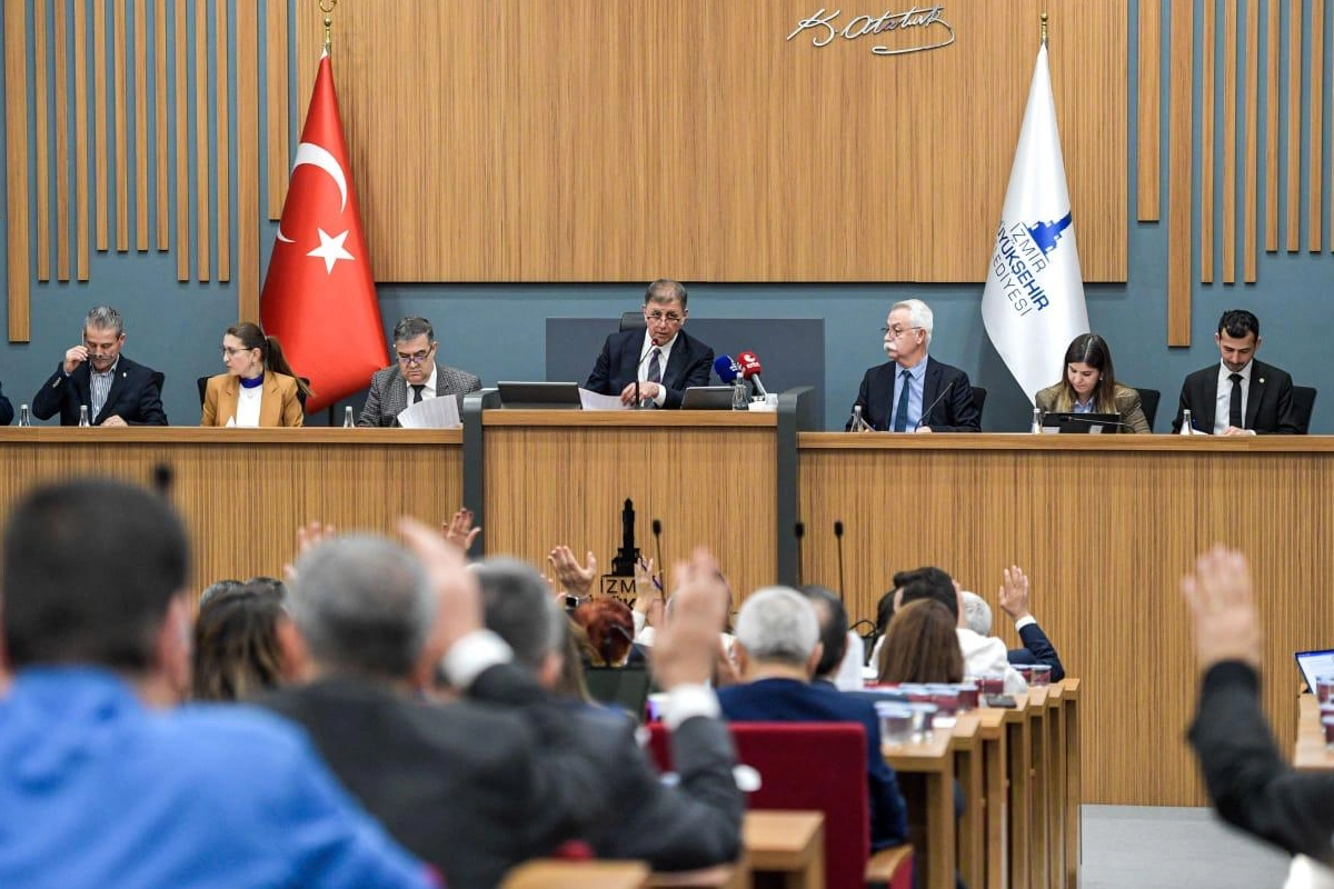 İzmir Başkanı Tugay, Kredi Gecikmesine Tepki Gösterdi!
