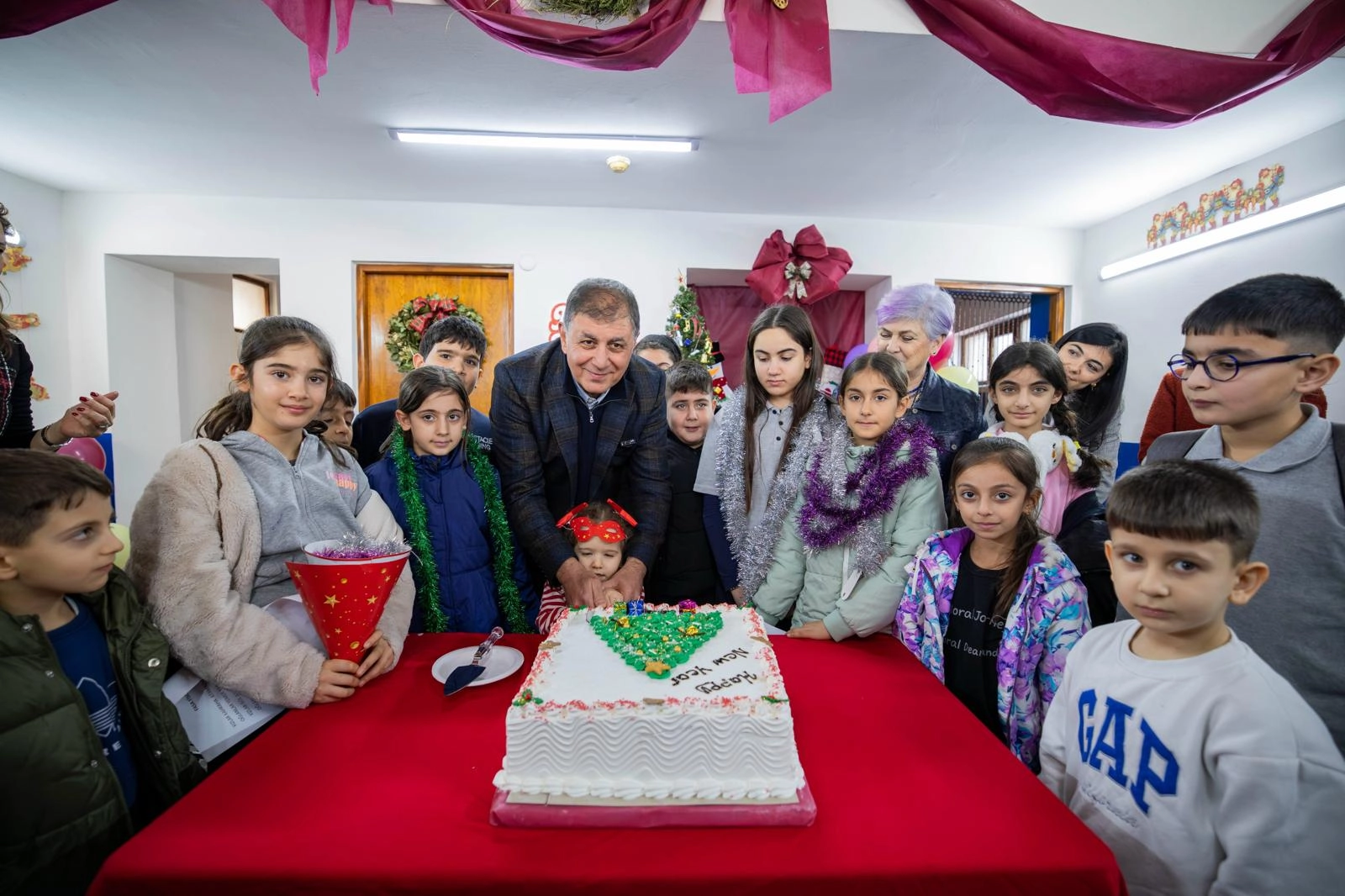 İzmir Basmane’de Çocuklar Yeni Yıla Coşkuyla Girdi!