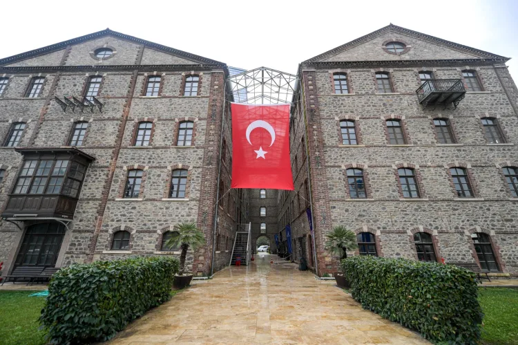 İzmir Belediyesi’nden Vakıflar’a Tarihi Tepki!