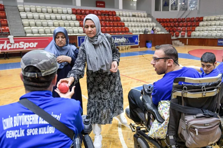 İzmir Boccia Takımı’na Annelerden Destek Fırtınası