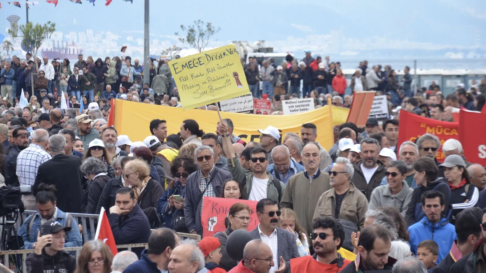 İzmir’de 1 Mayıs: Emeğin Gücü ve Dayanışma