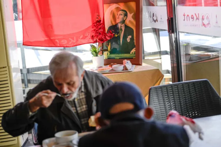 İzmir’de 10 Kasım’da Ücretsiz Yemek Hizmeti!