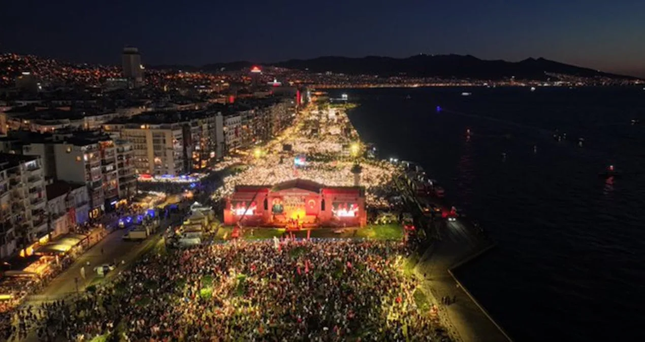 İzmir’de 2 Milyonla CHP Rüzgarı Esti!