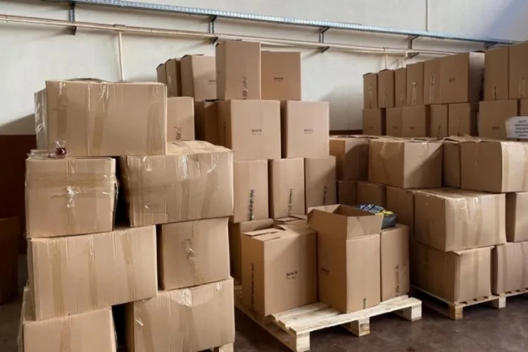 İzmir’de 20 Bin 900 Kaçak Makaron Ele Geçirildi!