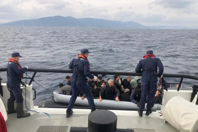 İzmir’de 75 Düzensiz Göçmen Yakalandı!