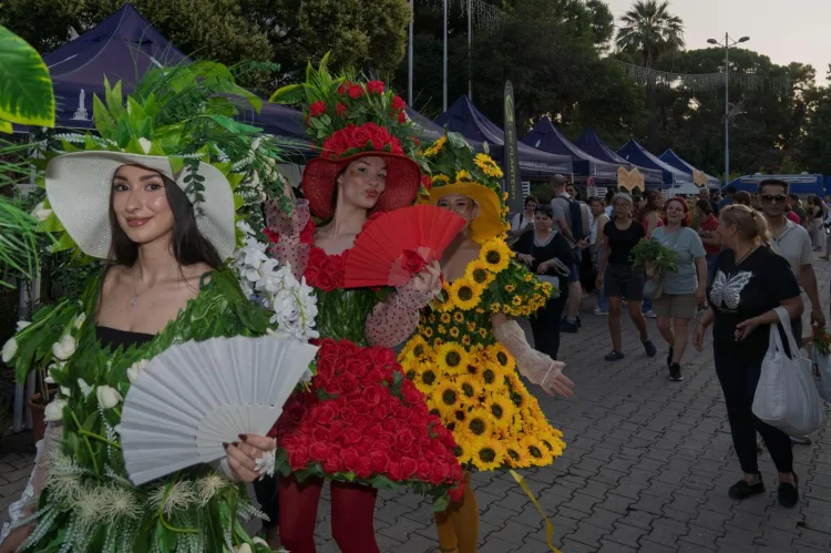 İzmir’de Balkon Bahçeleri Festivali Rüzgarı Esti!