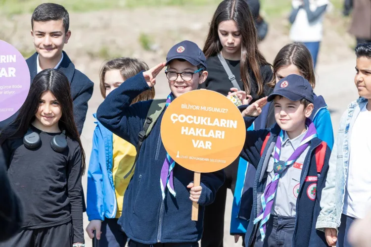 İzmir’de Çocuklar Fidan Dikti, Geleceğe Umut Oldu
