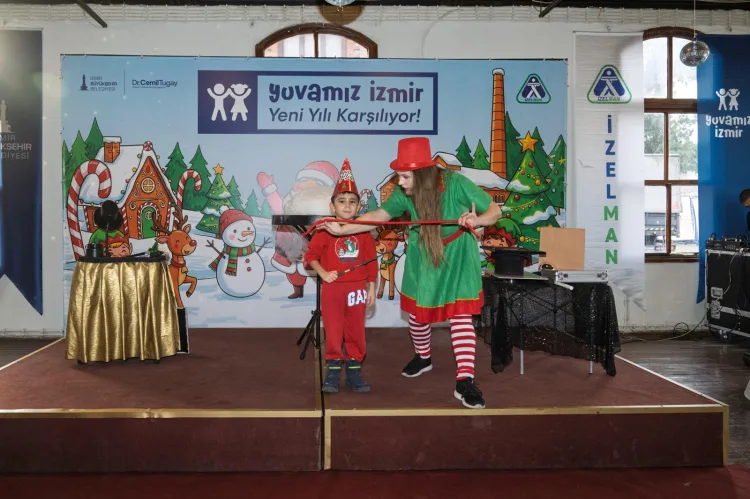 İzmir’de Çocuklar Yeni Yılı Coşkuyla Karşıladı!
