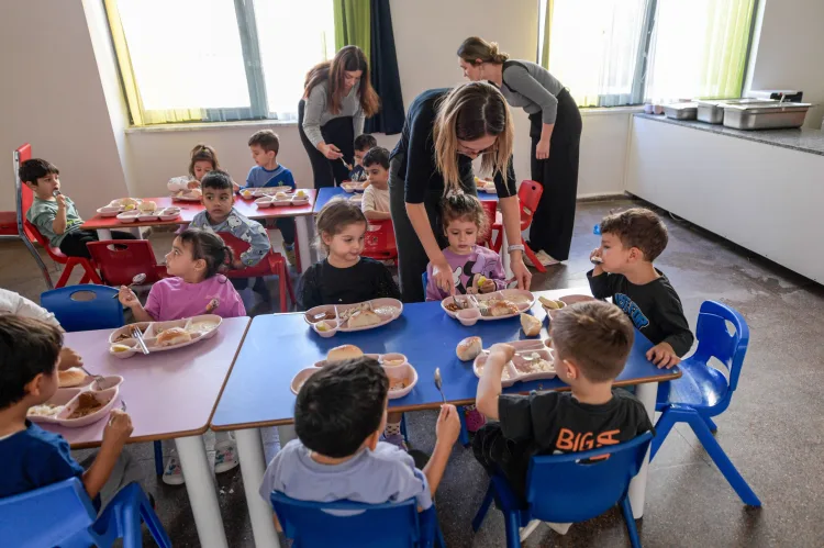 İzmir’de Çocuklara Sağlıklı Yemek Desteği!