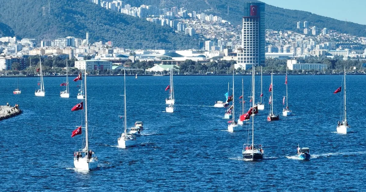 İzmir’de Cumhuriyet Coşkusu Yelkenlerle Yaşandı!