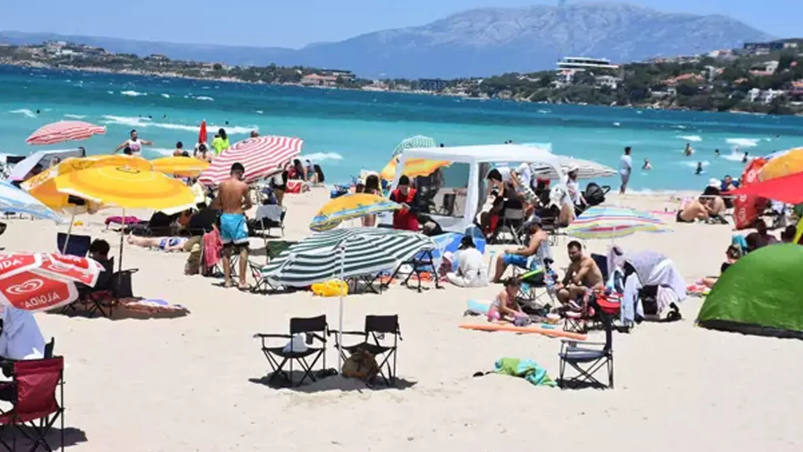 İzmir’de Deniz Suyu Sıcaklığı 29.9 Derece!