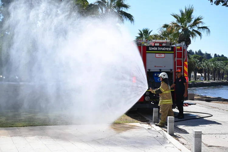 İzmir’de Deprem ve Tsunami Tatbikatı Gerçekleşti