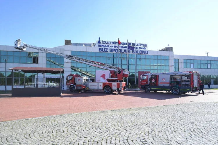 İzmir’de Deprem ve Yangın Tatbikatı Gerçekleştirildi
