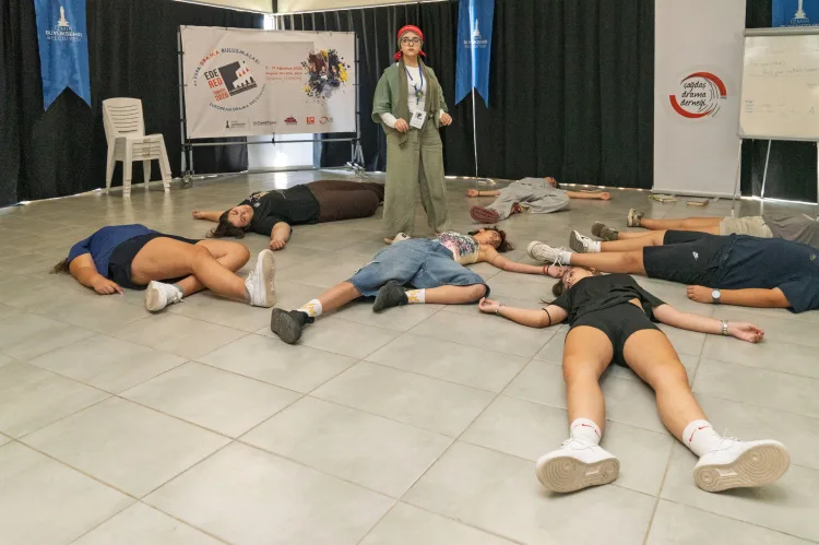 İzmir’de Drama Buluşmaları: Gençler Kültürleri Kayıt Altına Alıyor