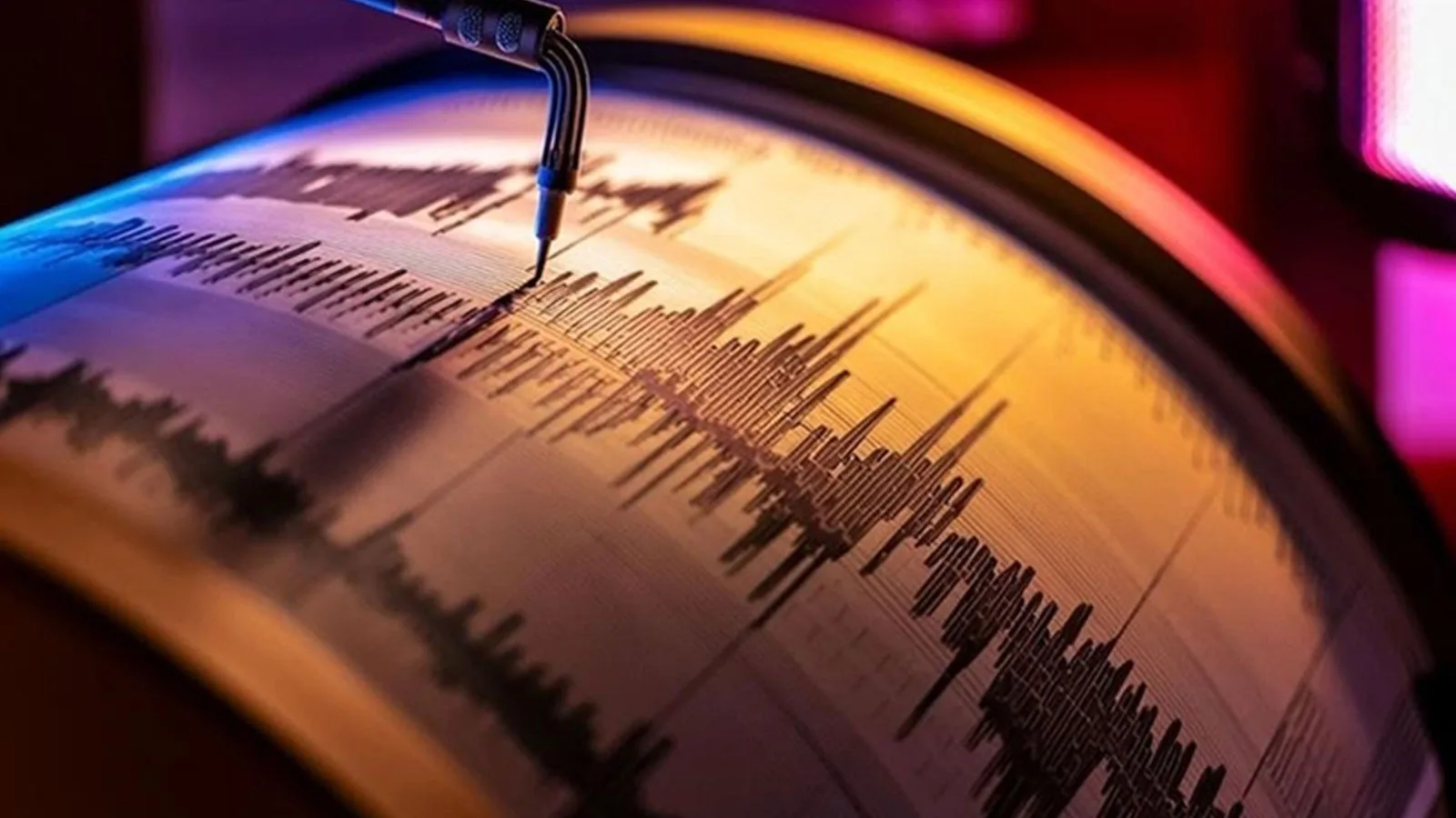 İzmir’de Ege Denizi’nde 3.9 Büyüklüğünde Deprem!