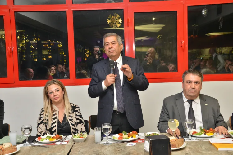 İzmir’de Gazeteciler Günü’nde Dayanışma Vurgusu