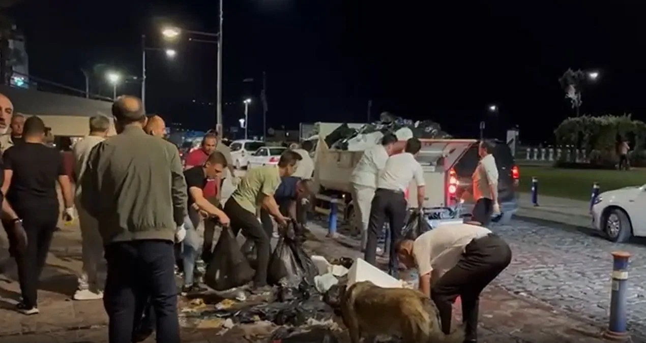 İzmir’de Grev: Çöp Dağları Şehri Sardı!