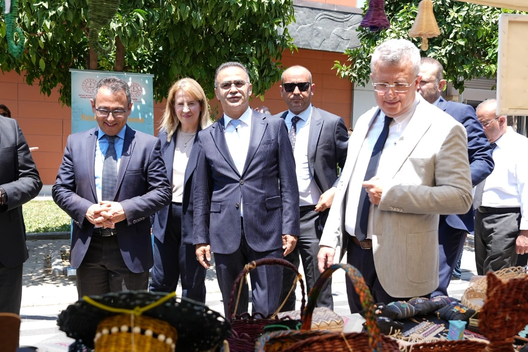 İzmir’de Hayat Boyu Öğrenme Haftası Coşkuyla Başladı!