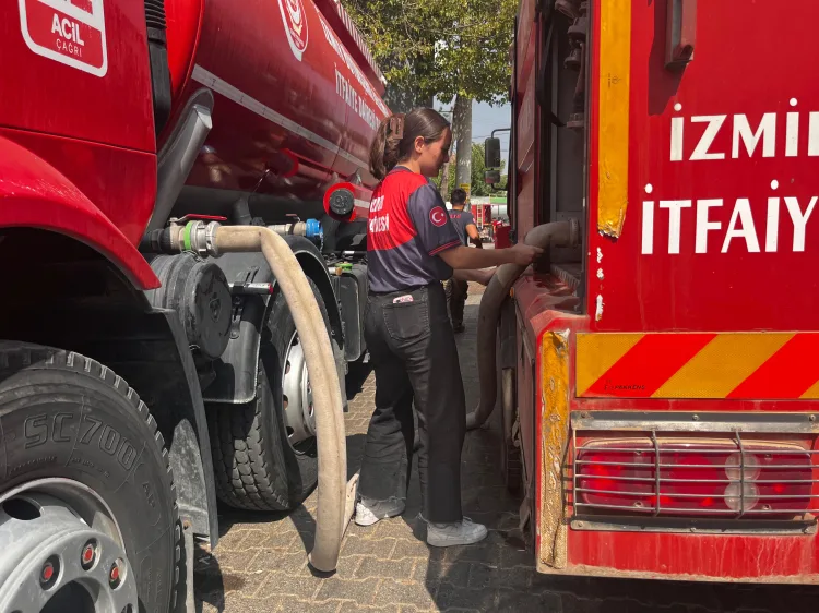 İzmir’de İki Orman Yangını Kontrol Altına Alındı!