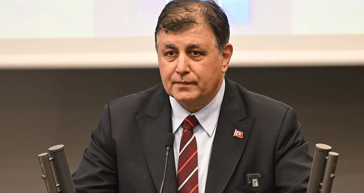 İzmir’de İşten Çıkarma Krizi: Sendika Tepkili!