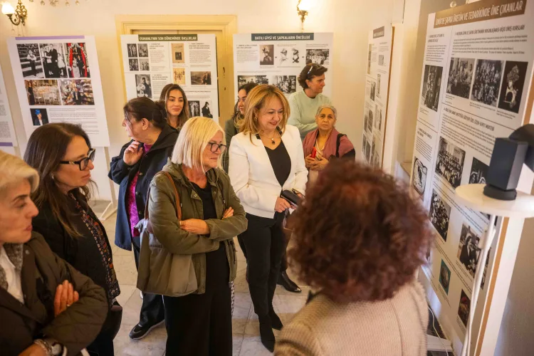 İzmir’de Kadın Şapka Kültürü Sergisi Başladı