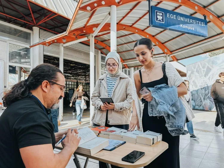 İzmir’de Kütüphane Ziyareti Rekoru Kırıldı!