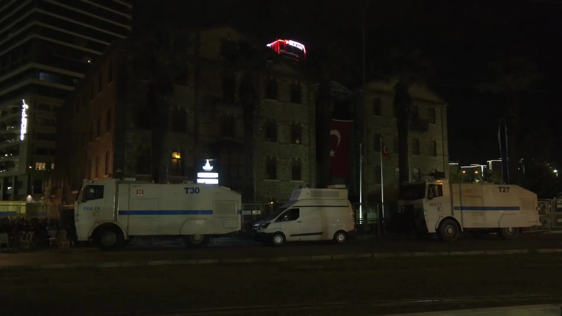 İzmir’de Meslek Fabrikası Nöbeti 3. Günde!