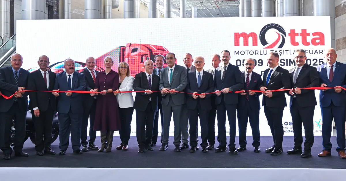 İzmir’de Motorlu Taşıtlar Fuarı Açıldı!