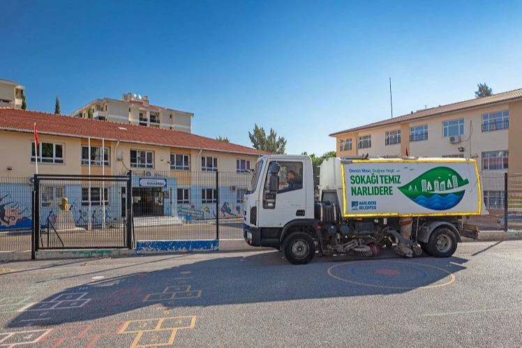 İzmir’de Okul Bahçelerine Temizlik Hamlesi!