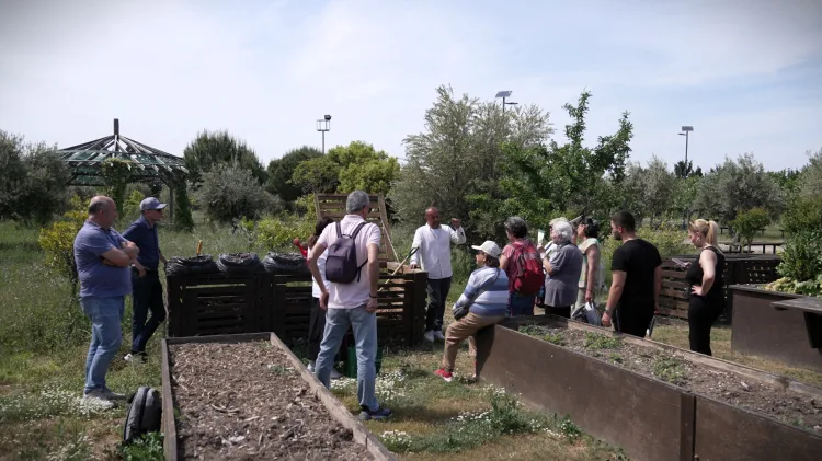 İzmir’de Organik Atıklar Komposta Dönüşüyor!
