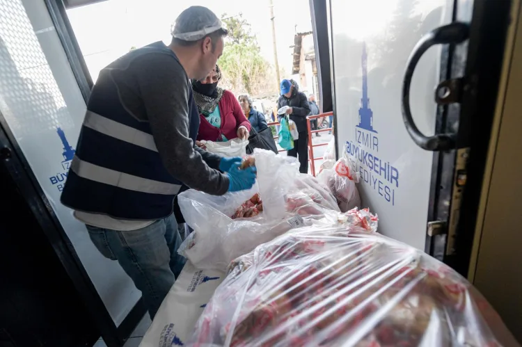 İzmir’de Ramazan’da 15 Bin Kişiye Ücretsiz İftar