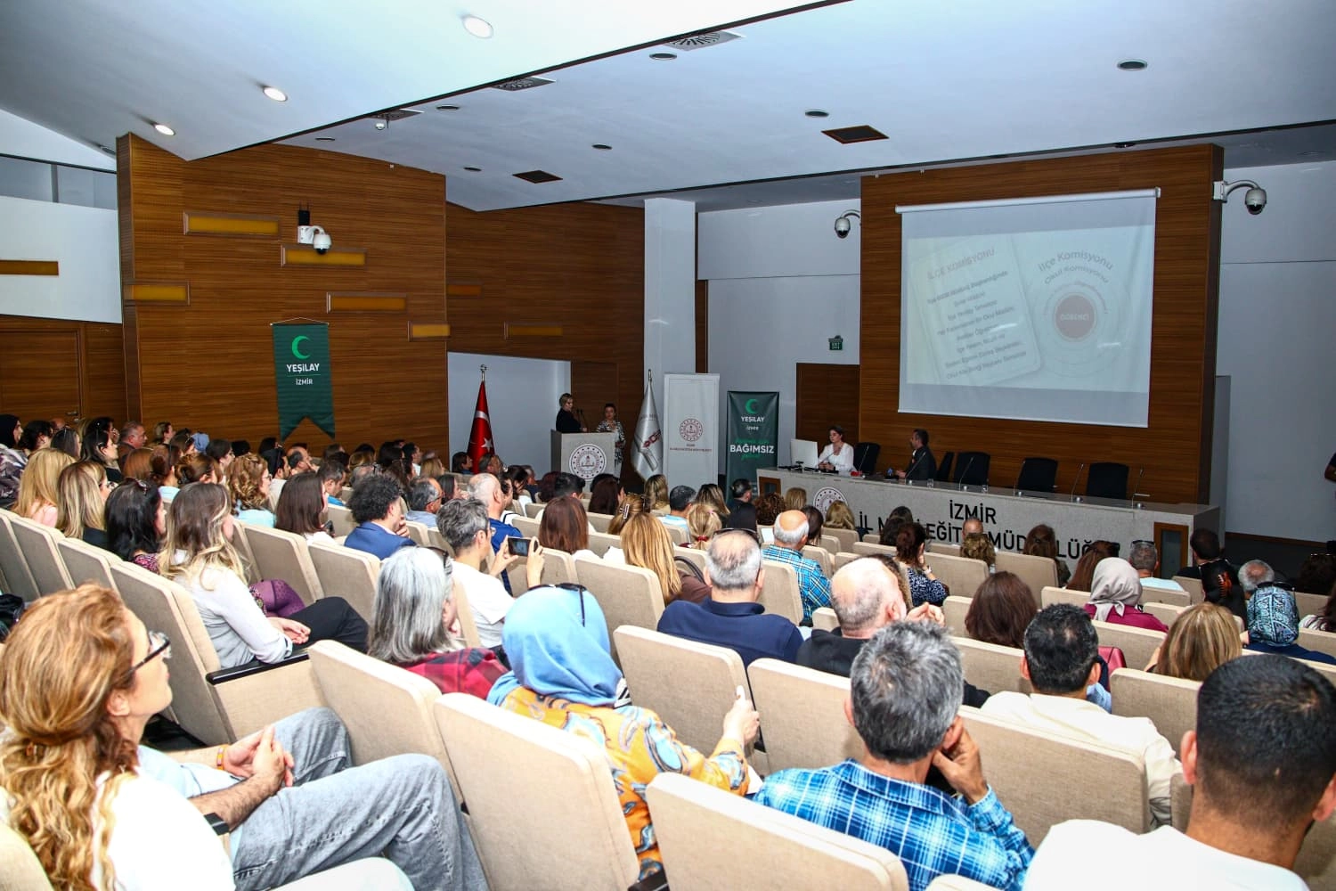 İzmir’de Rehber Öğretmenlere Sağlıklı Yaşam Eğitimi