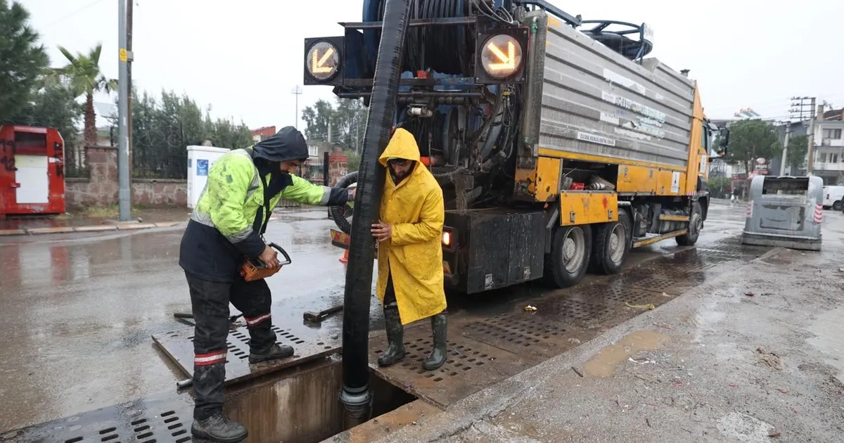 İzmir’de Sağanak Yağış İçin Seferberlik Başladı!